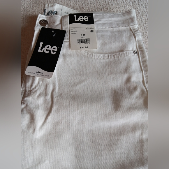 Lee Midrise Regular Fit White Capri - Size 8M - Picture 2 of 9
